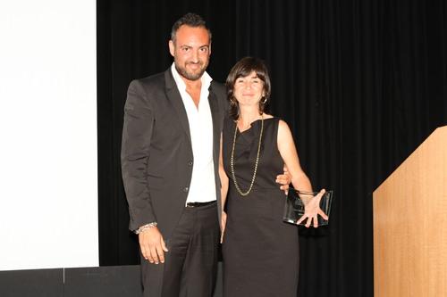 Paolo Fidanza of JP Selects Marisa Collado of Arbol de Viento, Winner of the Most Socially Responsible Handbag