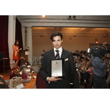 Winner, Lui Antinous for Best Handbag in Overall Style and Design